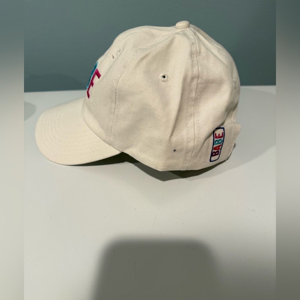Babe Hat - Picture 3 of 3